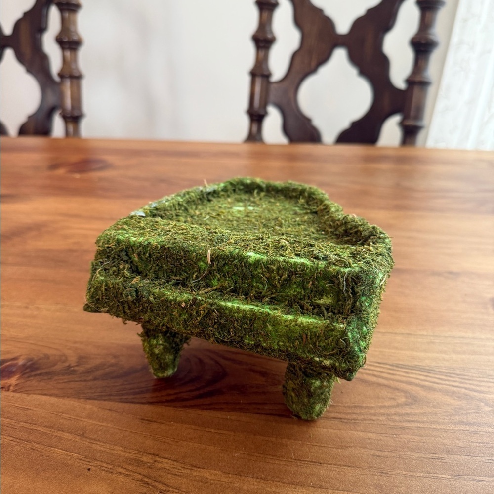 Miniature Green faux Moss Piano Decor